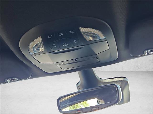 Used 2025 Chrysler Pacifica Select FWD image 19