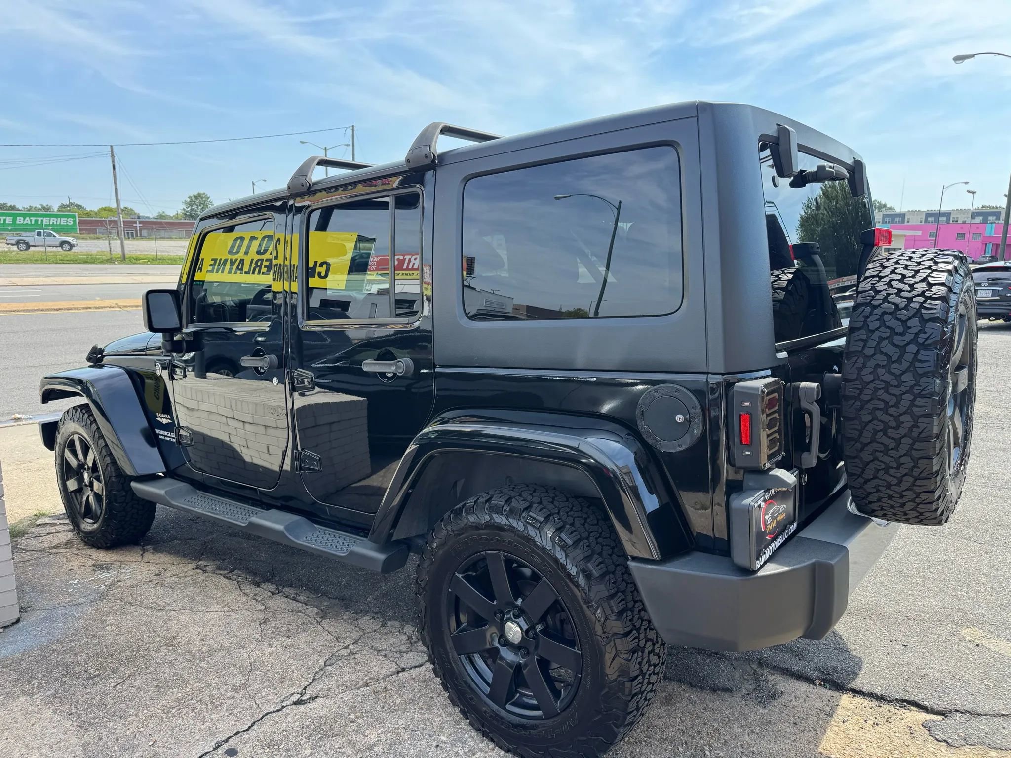 Used 2013 Jeep Wrangler Unlimited Sahara w/ Connectivity Group image 5