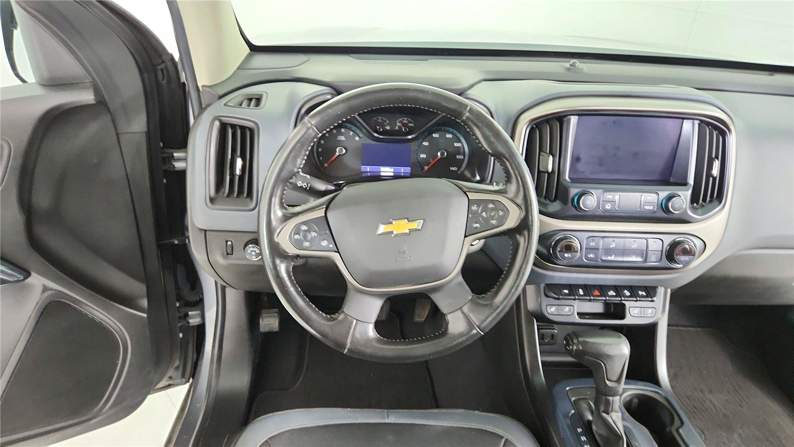 Used 2021 Chevrolet Colorado Z71 AWD/4WD image 12