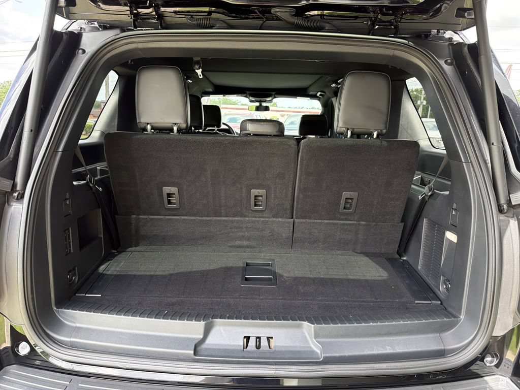 Used 2024 Ford Expedition Platinum RWD image 11