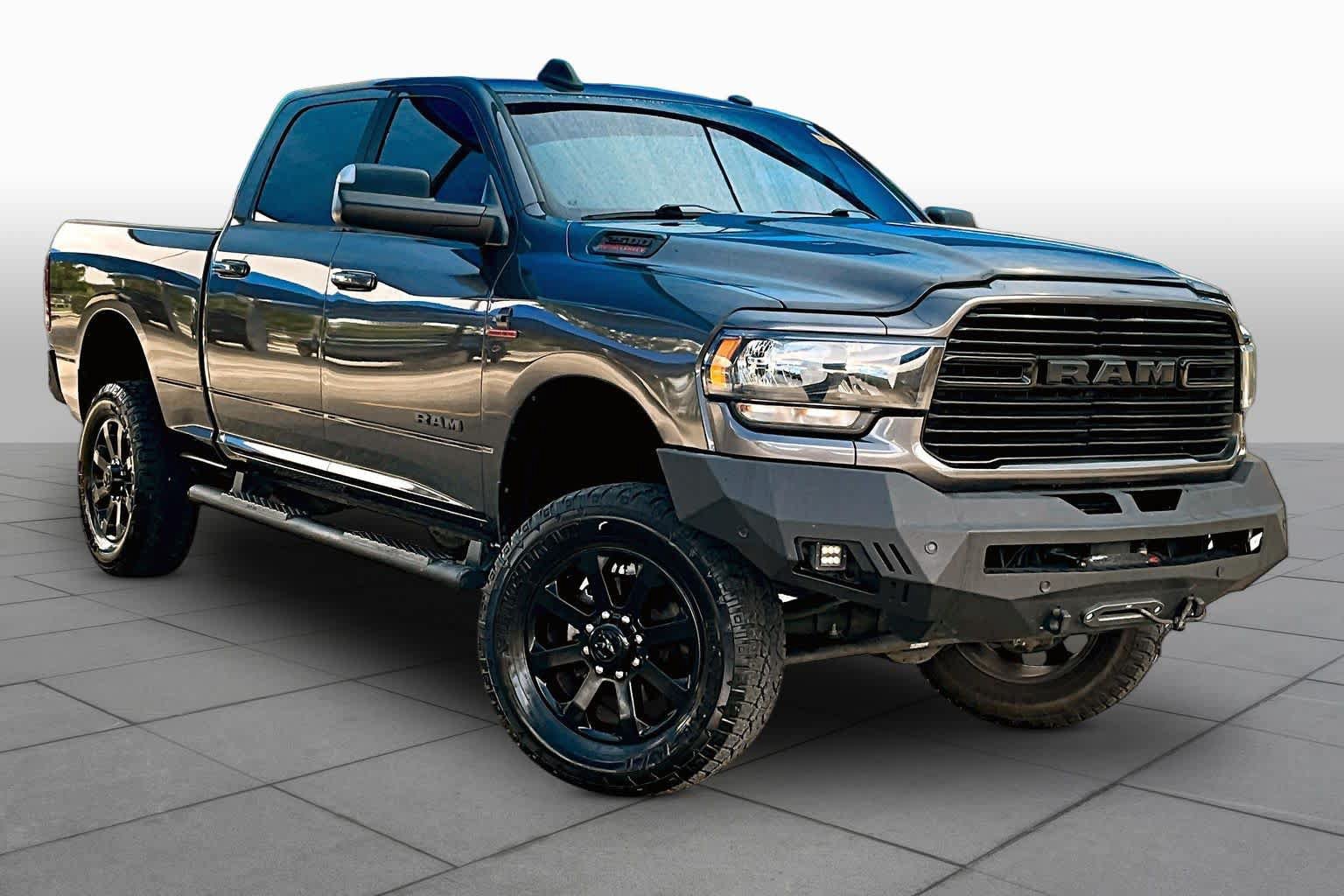Used 2021 RAM 2500 Big Horn w/ Night Edition AWD/4WD image 3