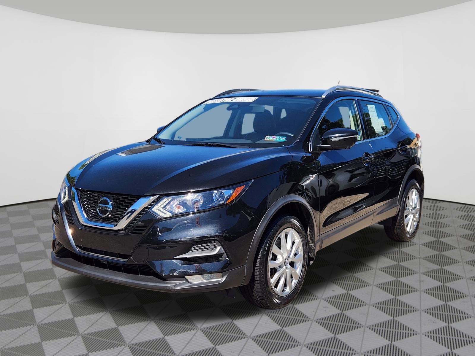 Certified 2021 Nissan Rogue Sport SV w/ Technology Package AWD/4WD image 2