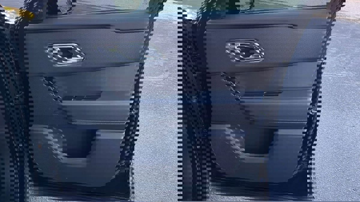 Used 2019 Land Rover Range Rover Velar S image 50