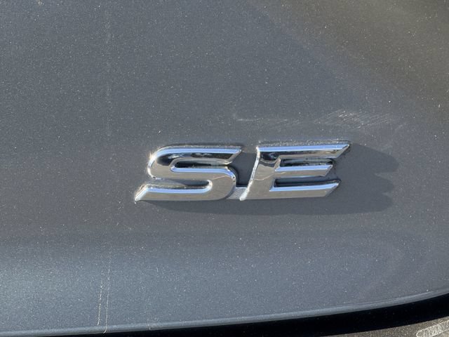 Used 2025 Toyota Camry SE FWD image 9