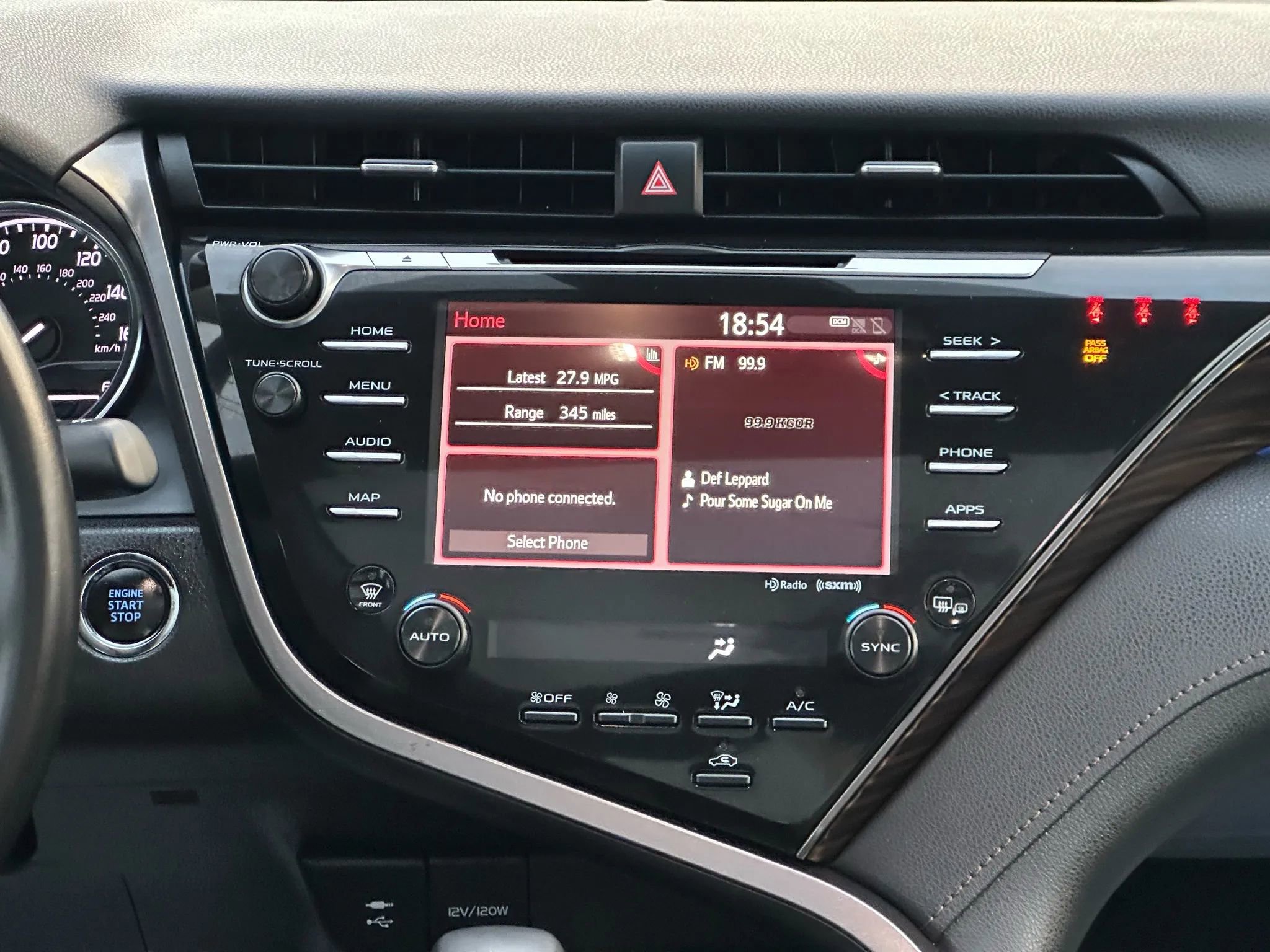 Used 2019 Toyota Camry XLE image 14