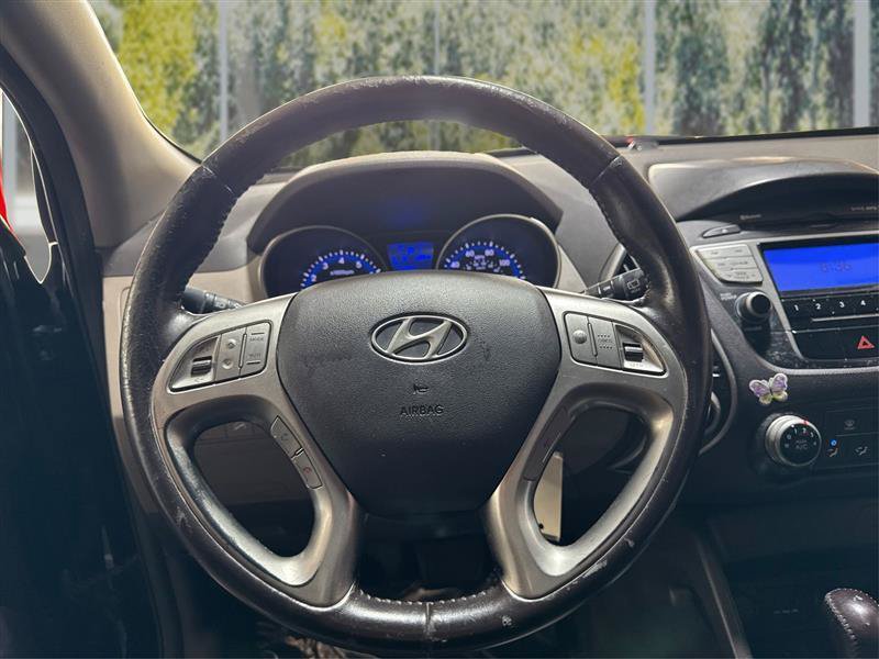 Used 2011 Hyundai Tucson GLS FWD image 18