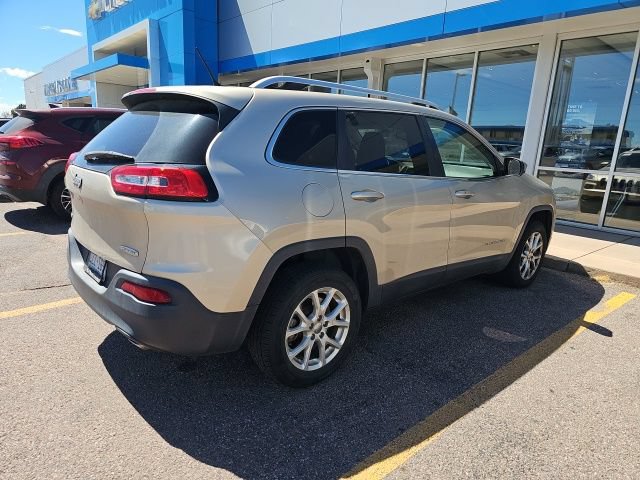 Used 2014 Jeep Cherokee Latitude w/ Comfort/Convenience Group AWD/4WD image 3
