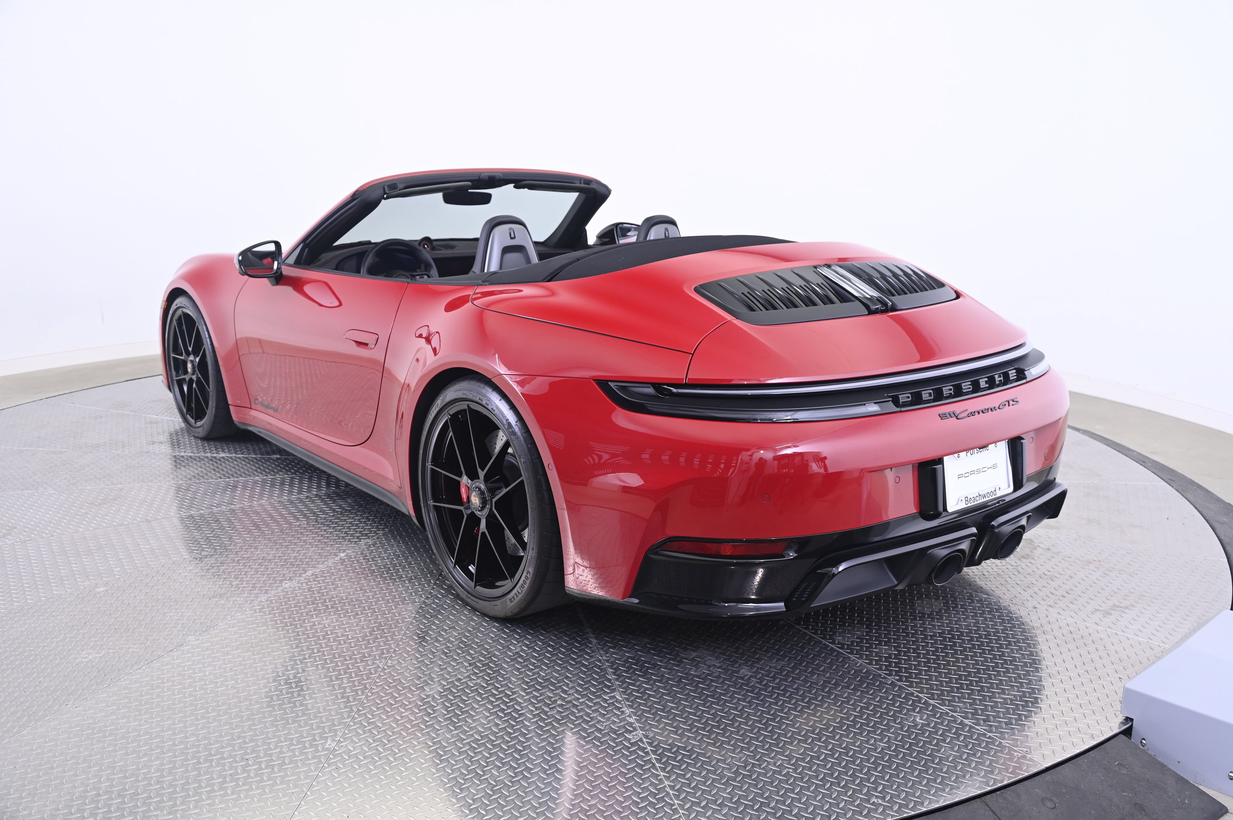 Certified 2025 Porsche 911 Carrera GTS RWD image 3
