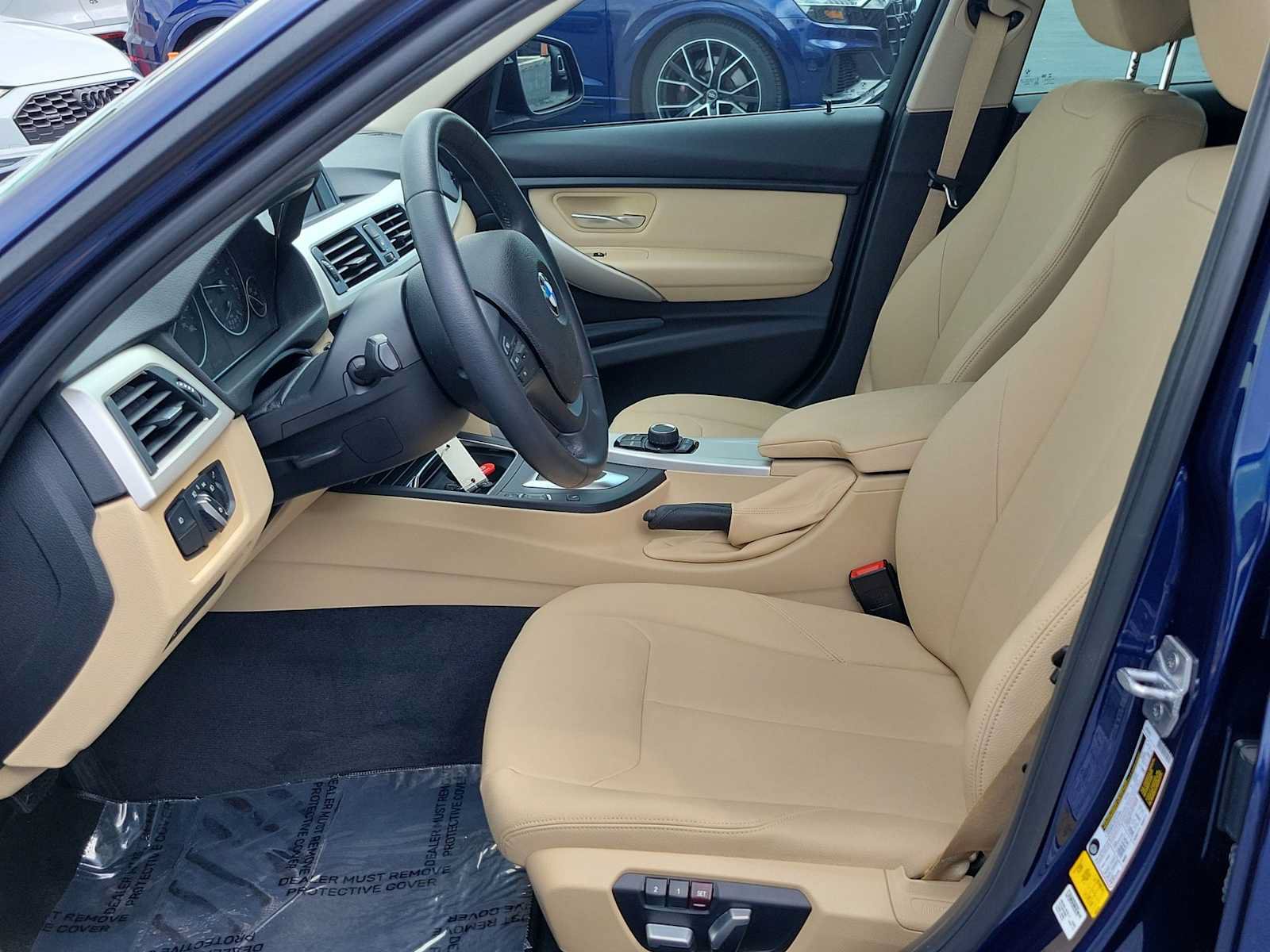 Used 2018 BMW 320i Sedan RWD image 2