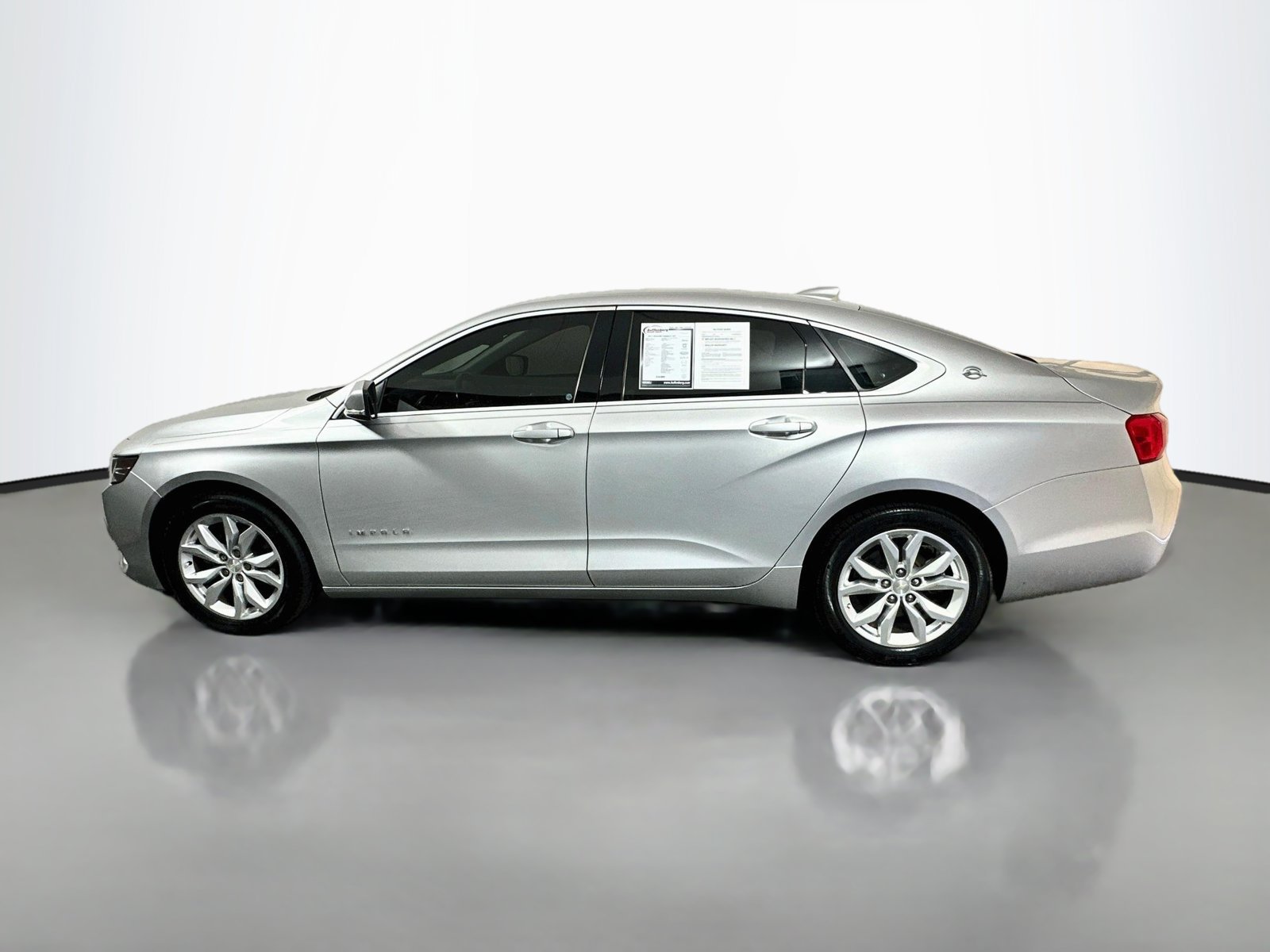 Used 2017 Chevrolet Impala LT FWD image 4