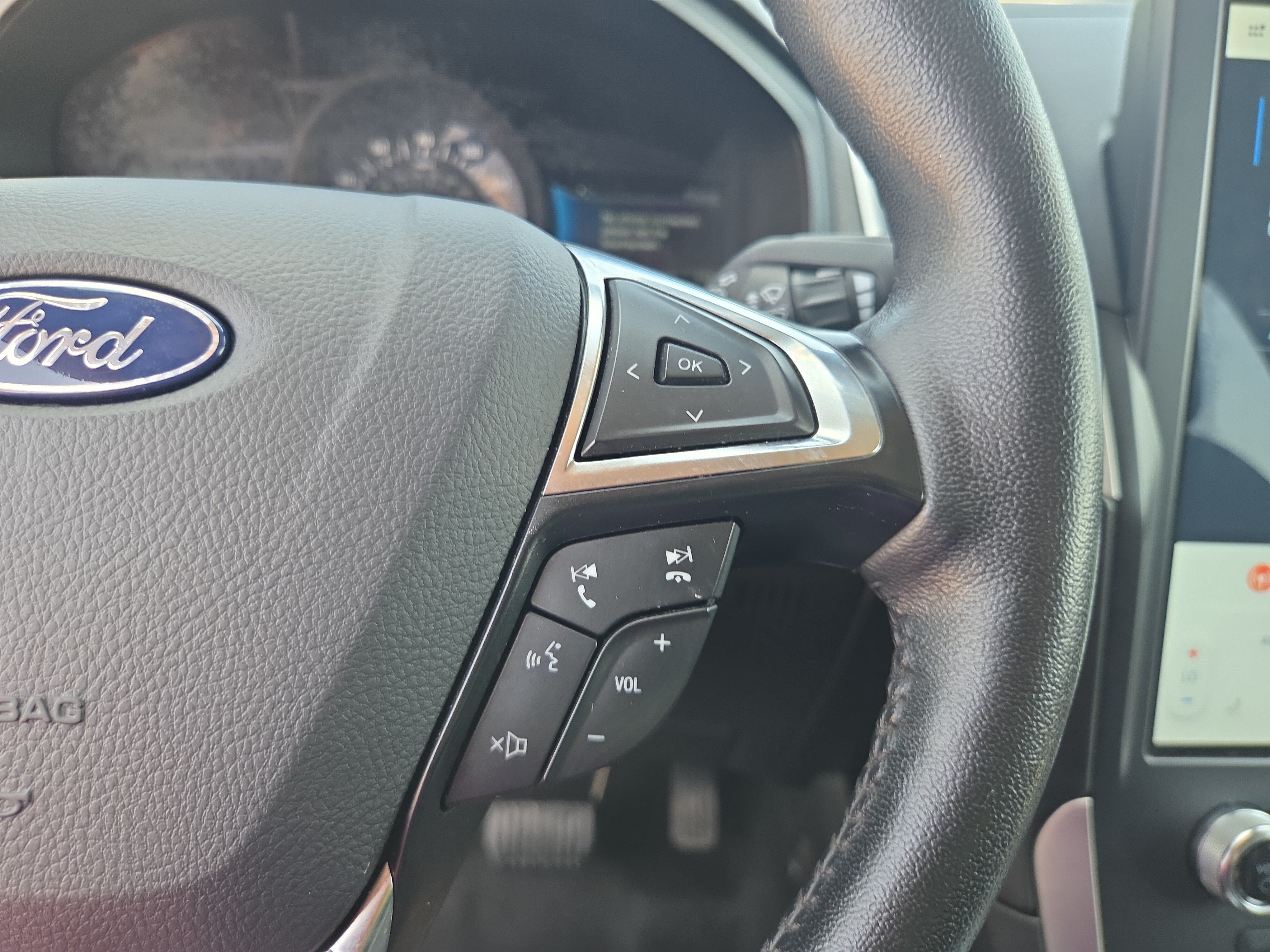 Used 2024 Ford Edge SEL AWD/4WD image 12