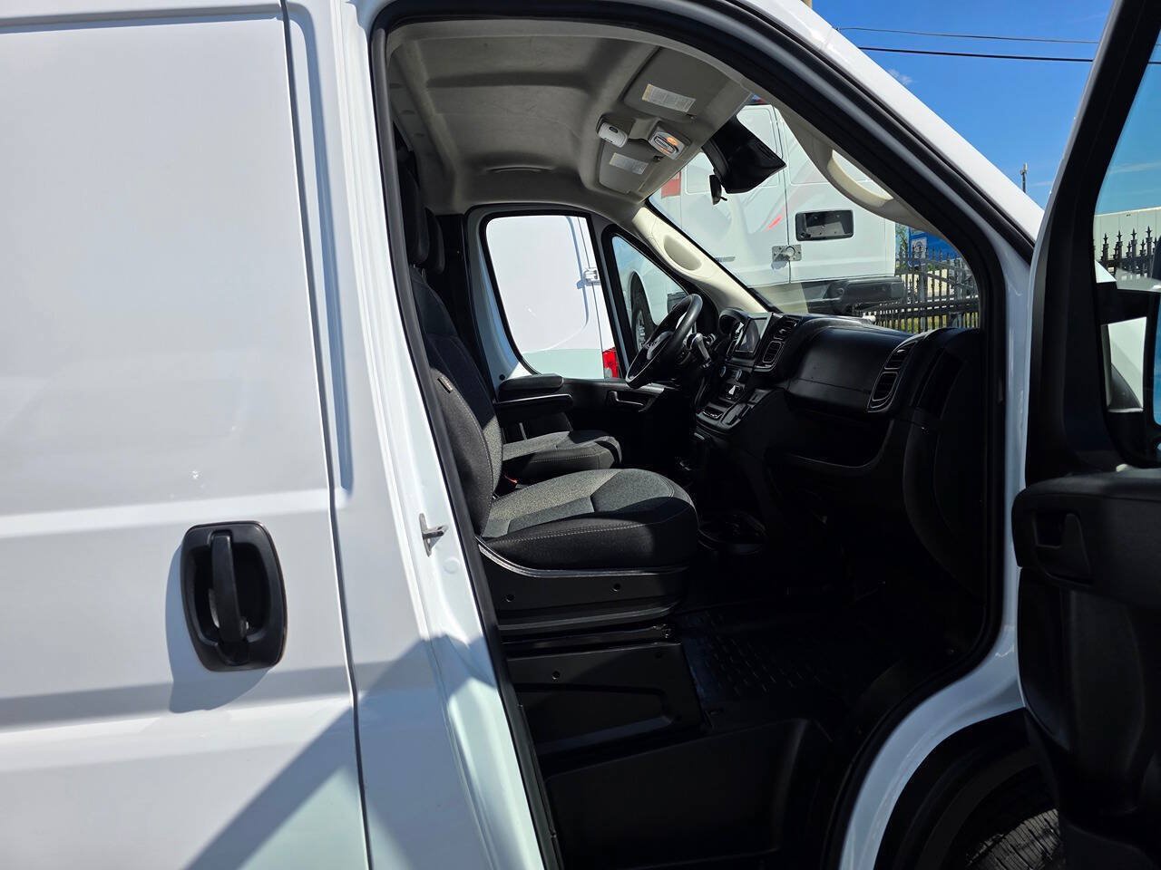Used 2023 RAM ProMaster 2500 FWD image 13