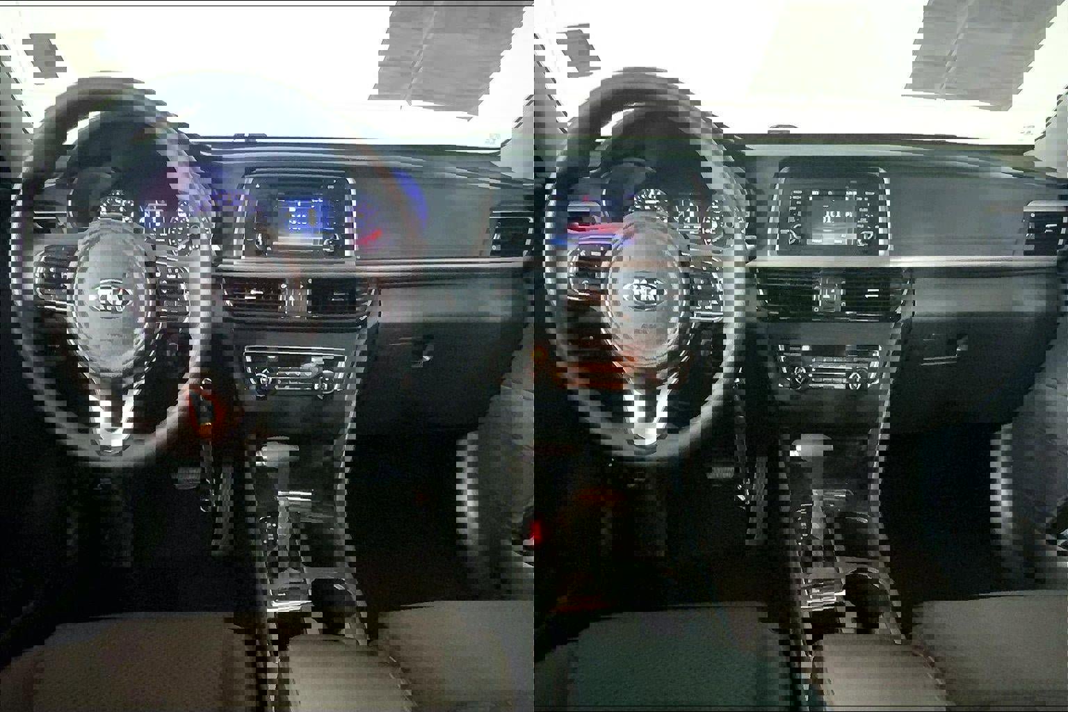 Used 2017 Kia Optima LX image 15