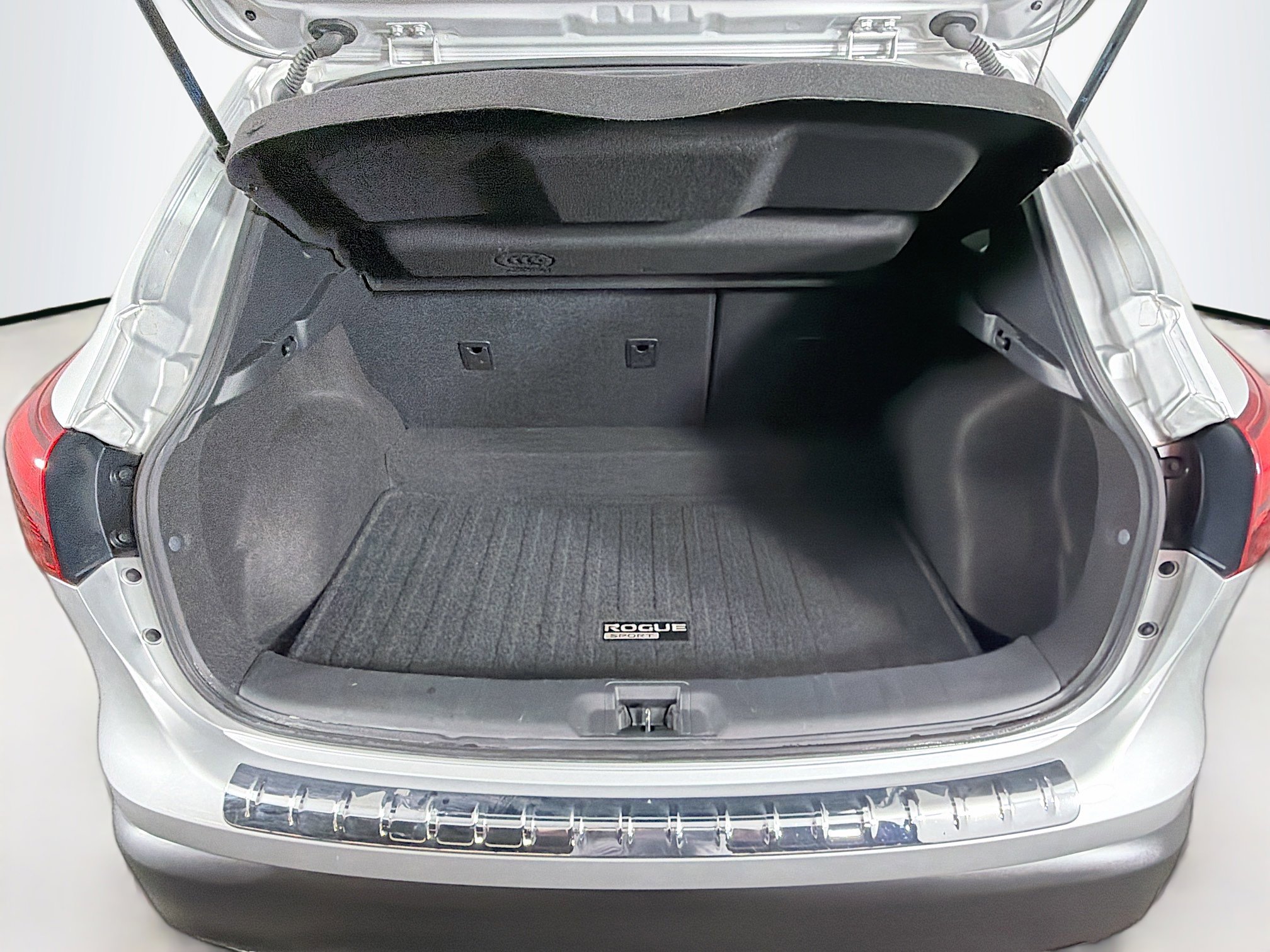 Used 2018 Nissan Rogue Sport S w/ S Appearance Package image 24