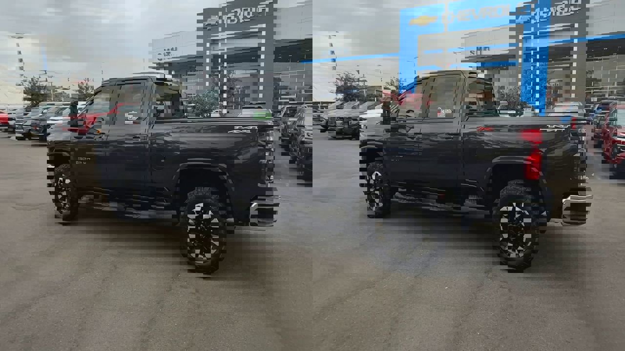 Used 2020 Chevrolet Silverado 2500 LT w/ All Star Edition image 5