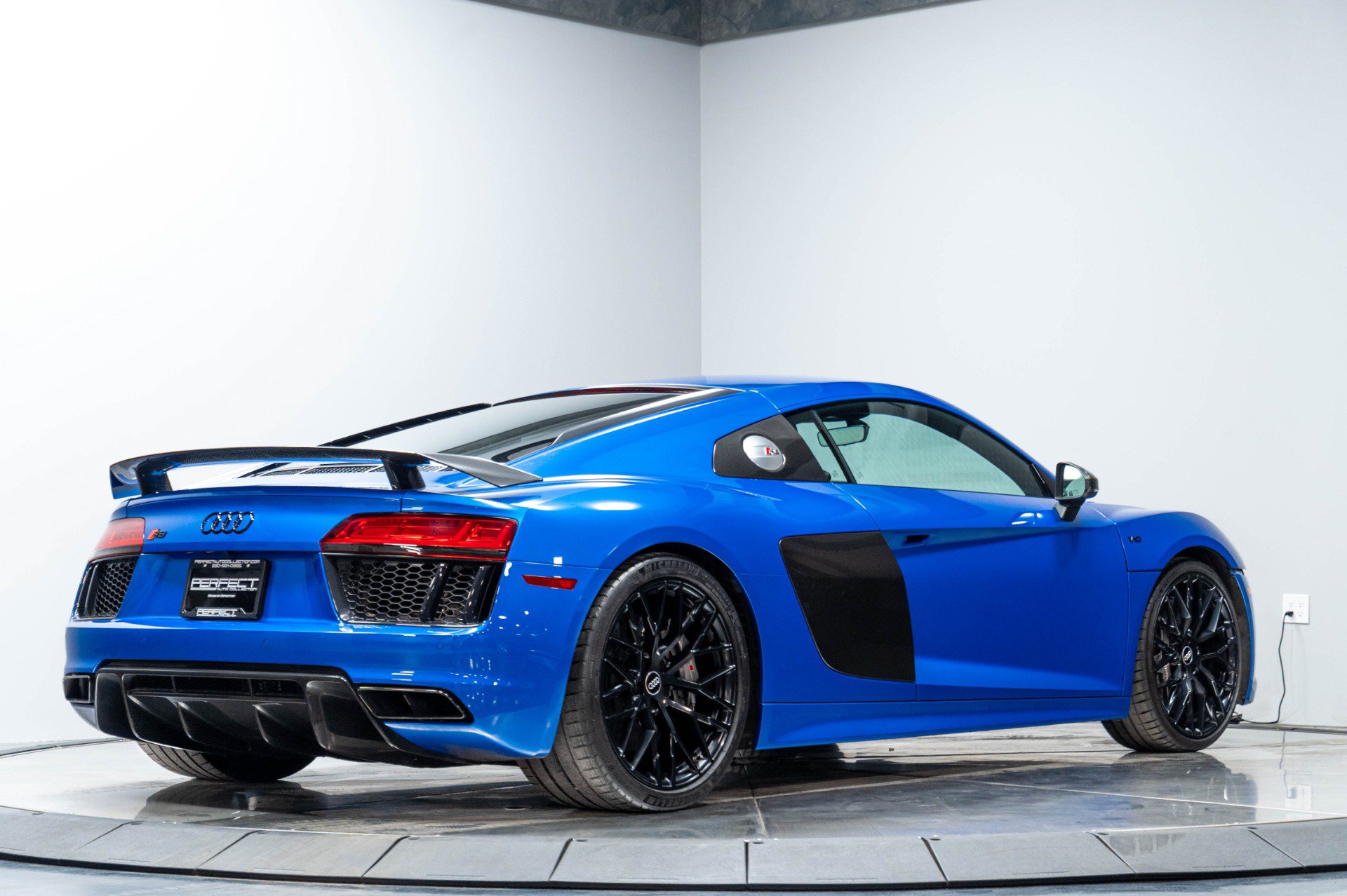 Used 2017 Audi R8 V10 plus AWD/4WD image 14