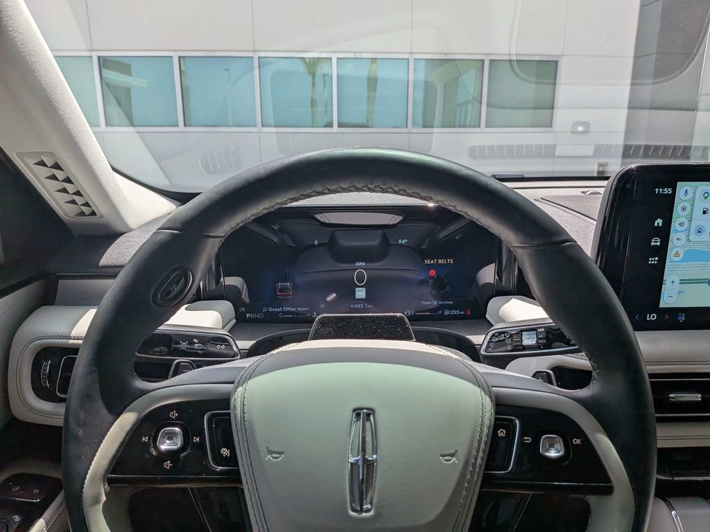Certified 2025 Lincoln Aviator Reserve w/ Luxury Package AWD/4WD image 31