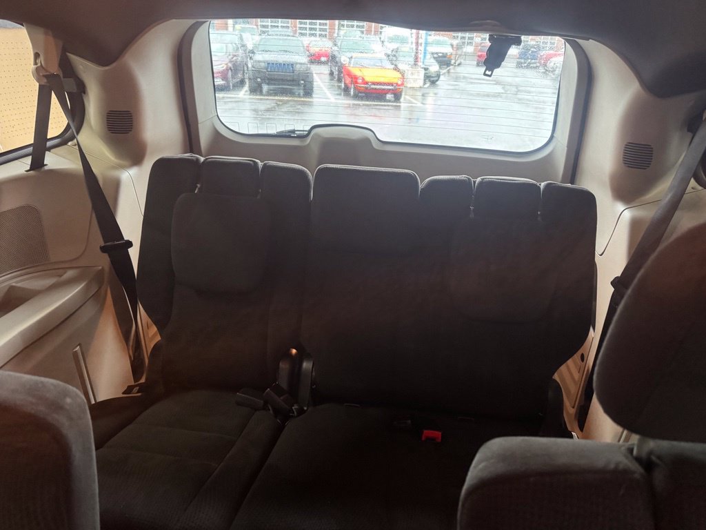 Used 2015 Dodge Grand Caravan SE FWD image 33