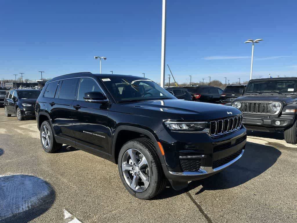 Used 2025 Jeep Grand Cherokee L Limited w/ Trailer Tow Package AWD/4WD image 7