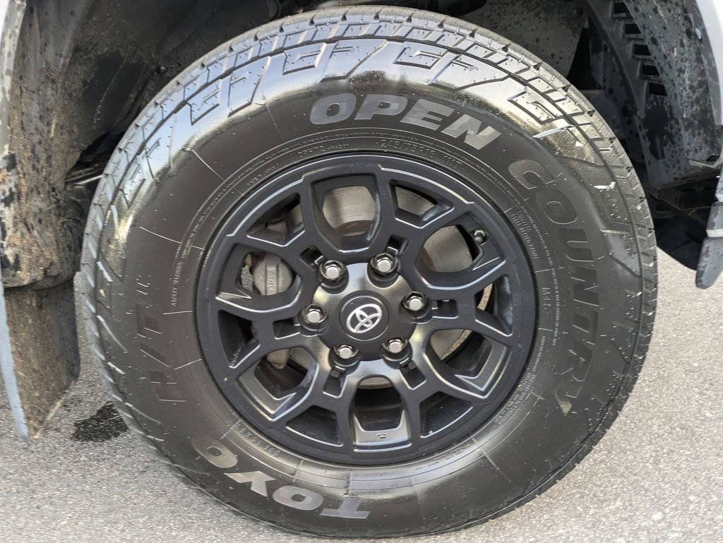 Used 2019 Toyota Tacoma SR5 RWD image 11