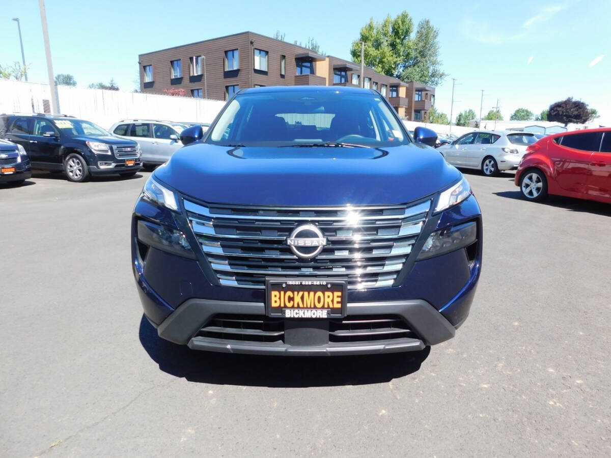 Used 2025 Nissan Rogue SV FWD image 21
