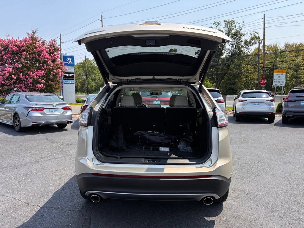 Used 2018 Ford Edge Titanium w/ Equipment Group 302A FWD image 11