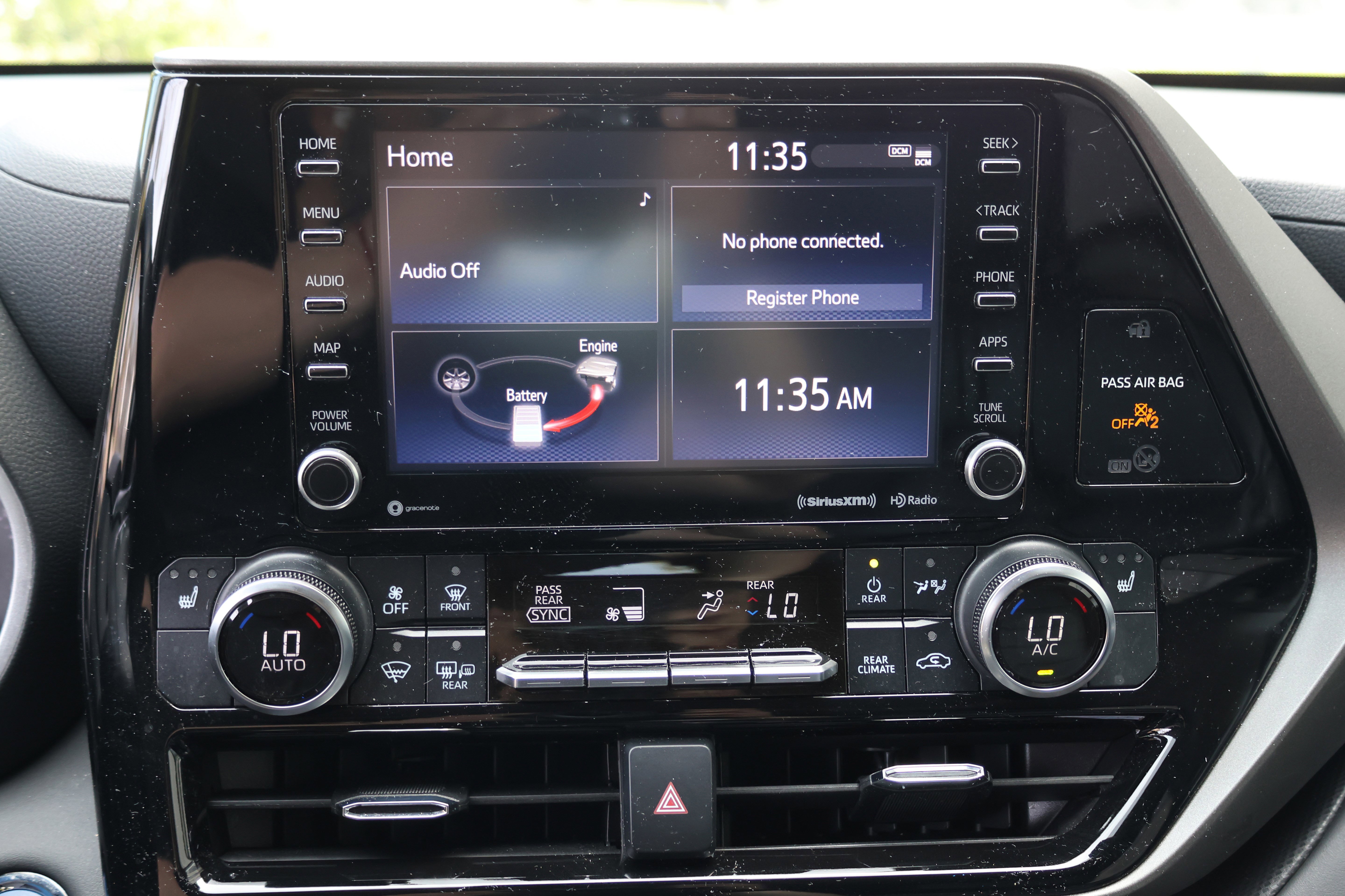 Used 2022 Toyota Highlander XLE AWD/4WD image 31