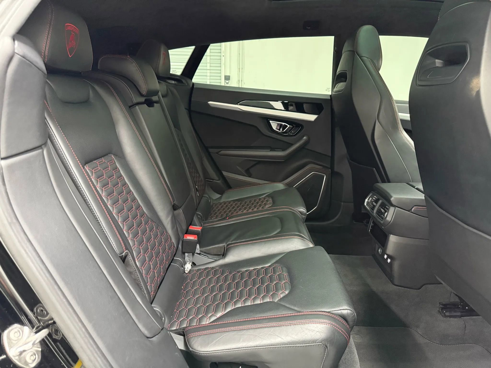 Used 2021 Lamborghini Urus image 46