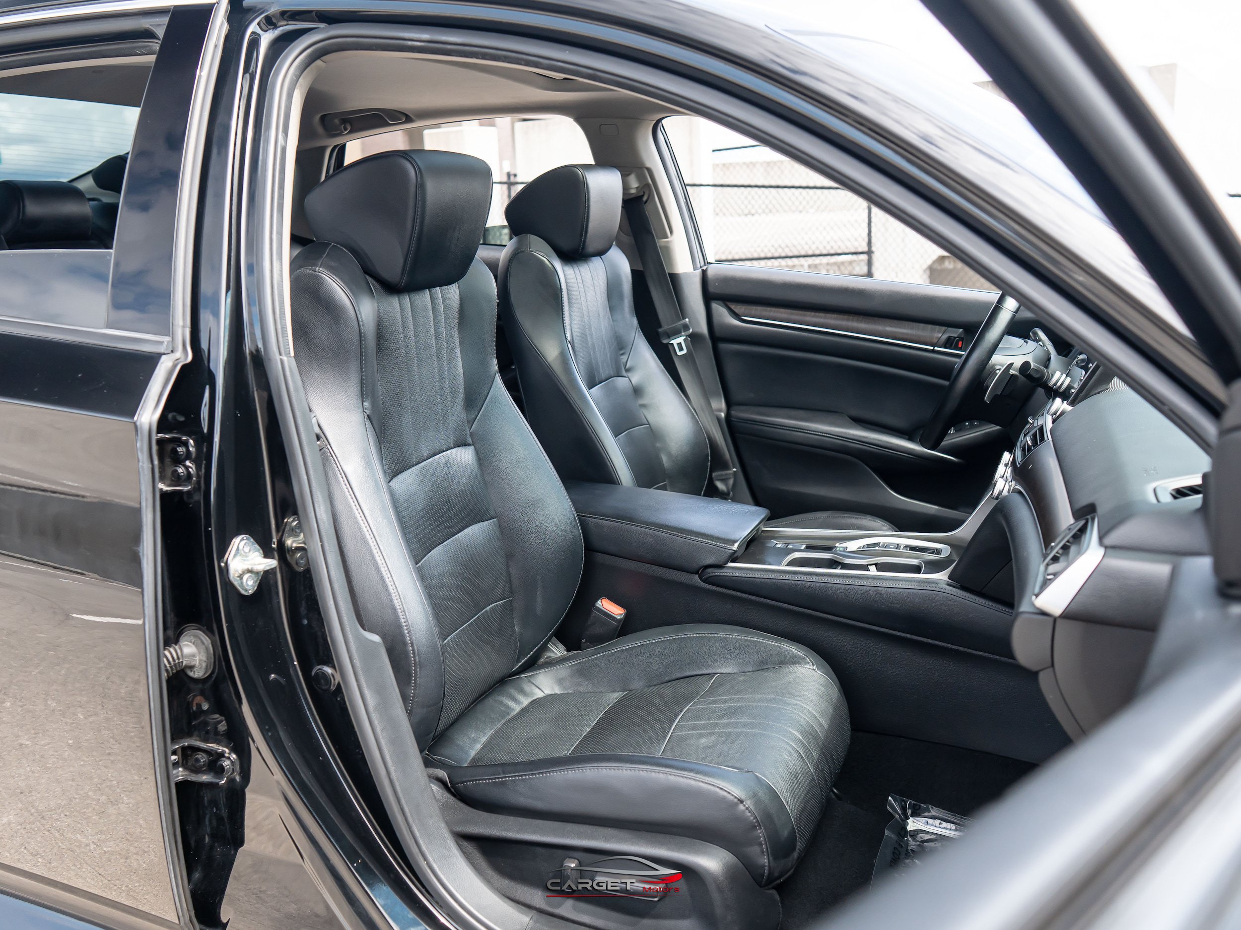 Used 2018 Honda Accord Touring image 17