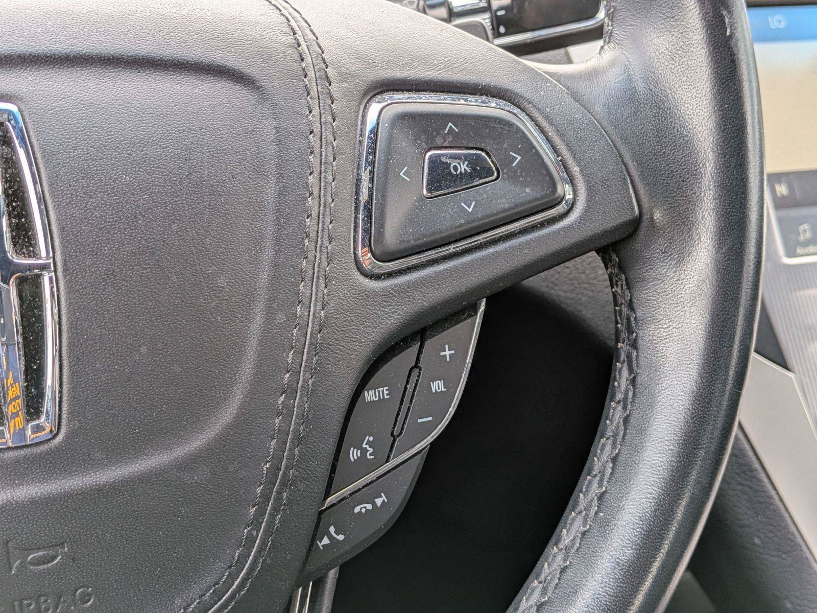 Used 2020 Lincoln MKZ Reserve FWD image 20