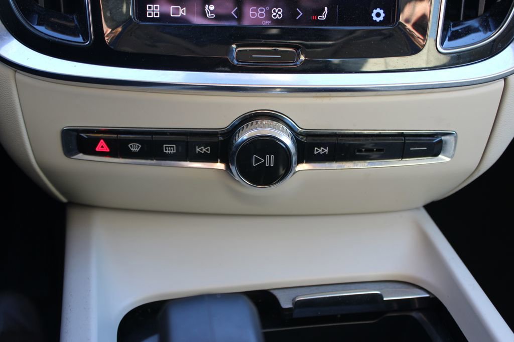 Used 2024 Volvo S60 B5 Plus image 44