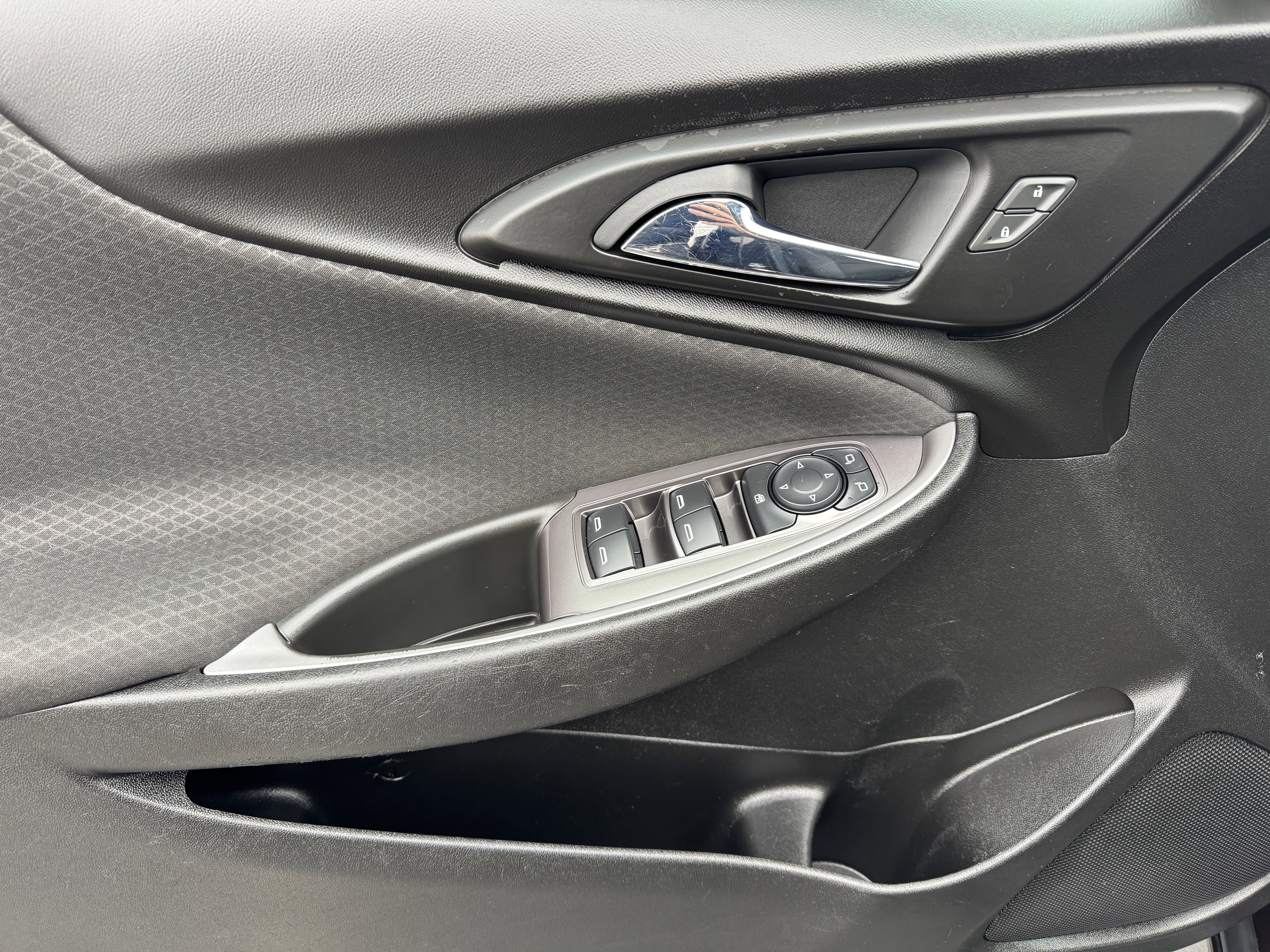 Certified 2020 Chevrolet Malibu LS w/ Driver Confidence Package image 10