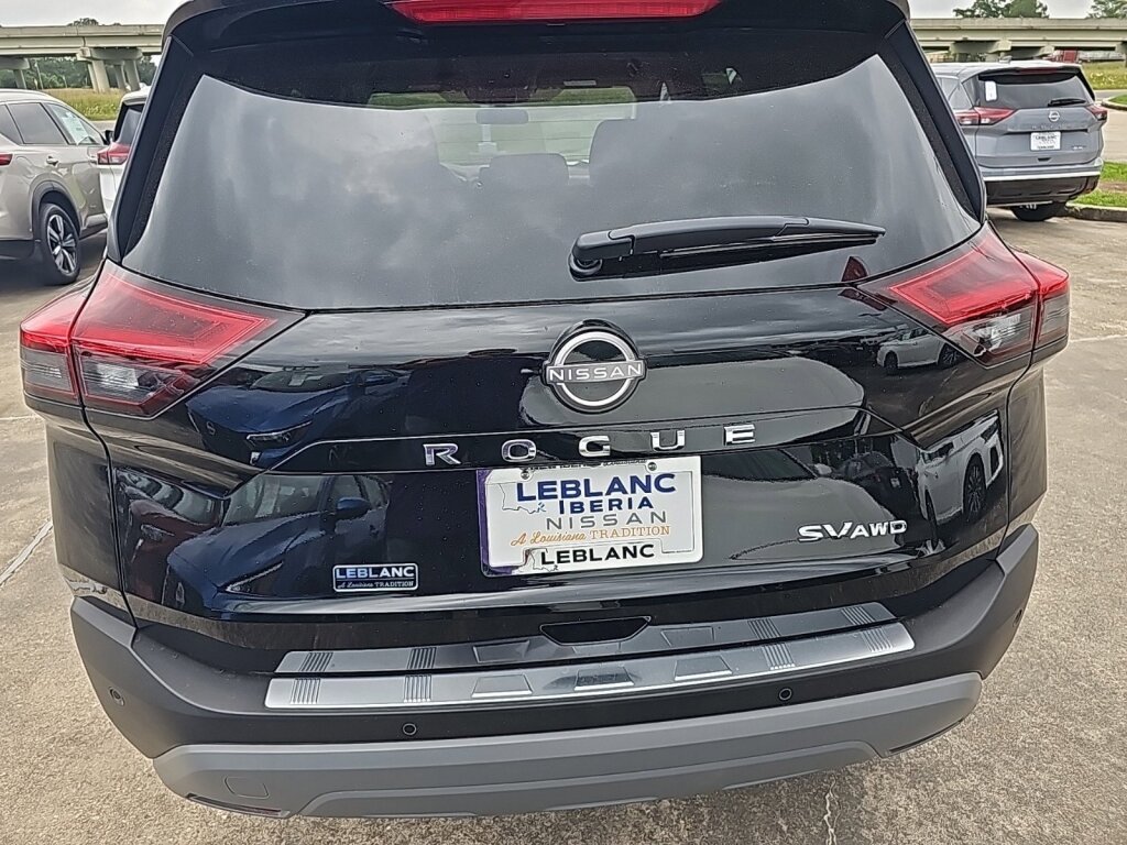 New 2023 Nissan Rogue SV AWD/4WD image 2