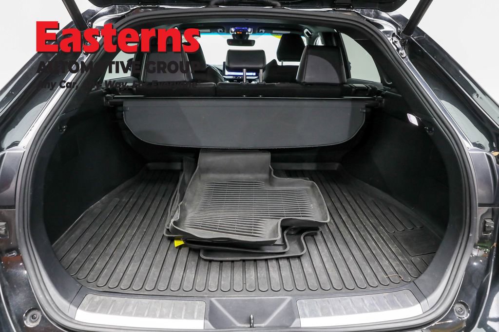 Used 2023 Toyota Venza Nightshade AWD/4WD image 9