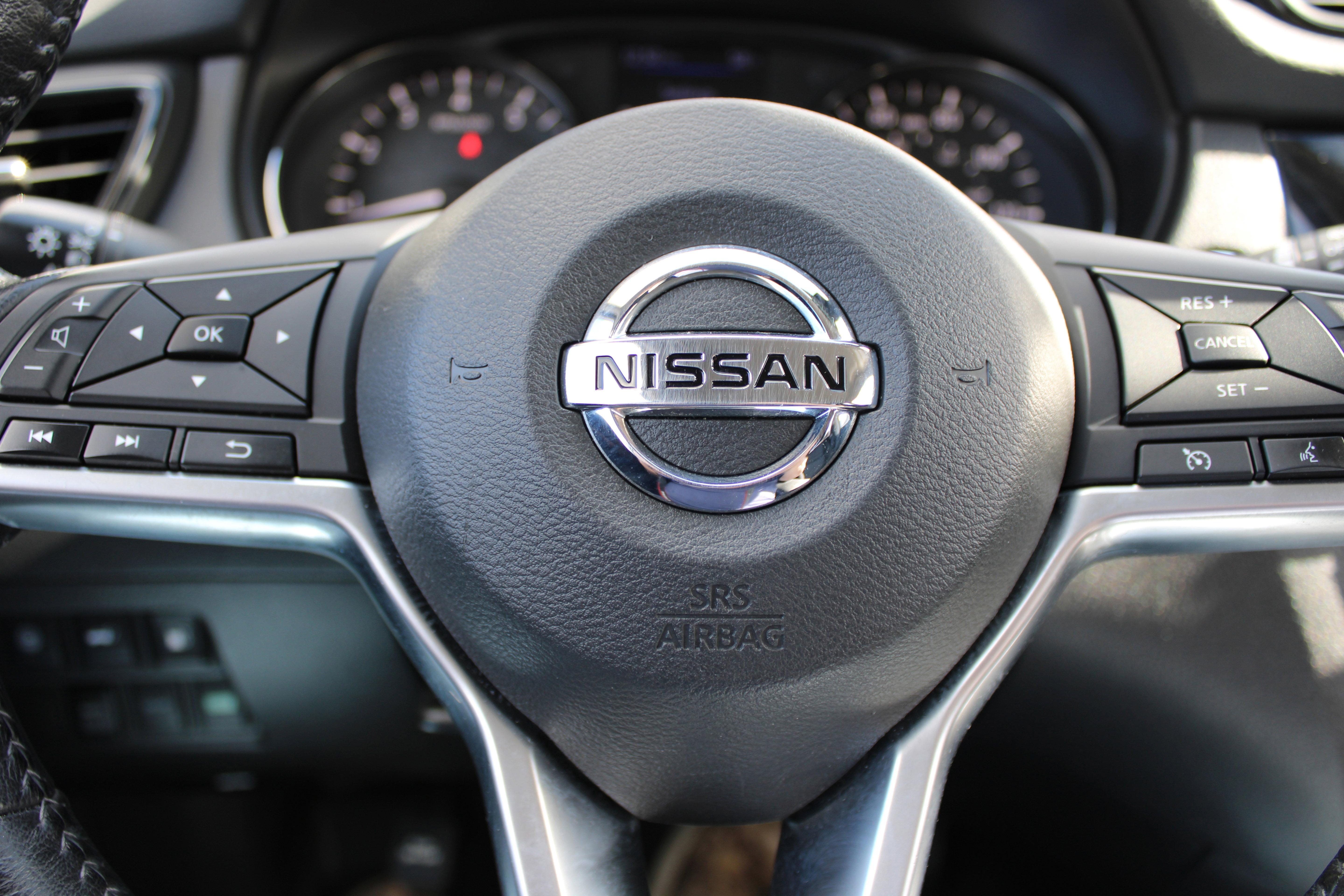 Used 2020 Nissan Rogue SV image 18