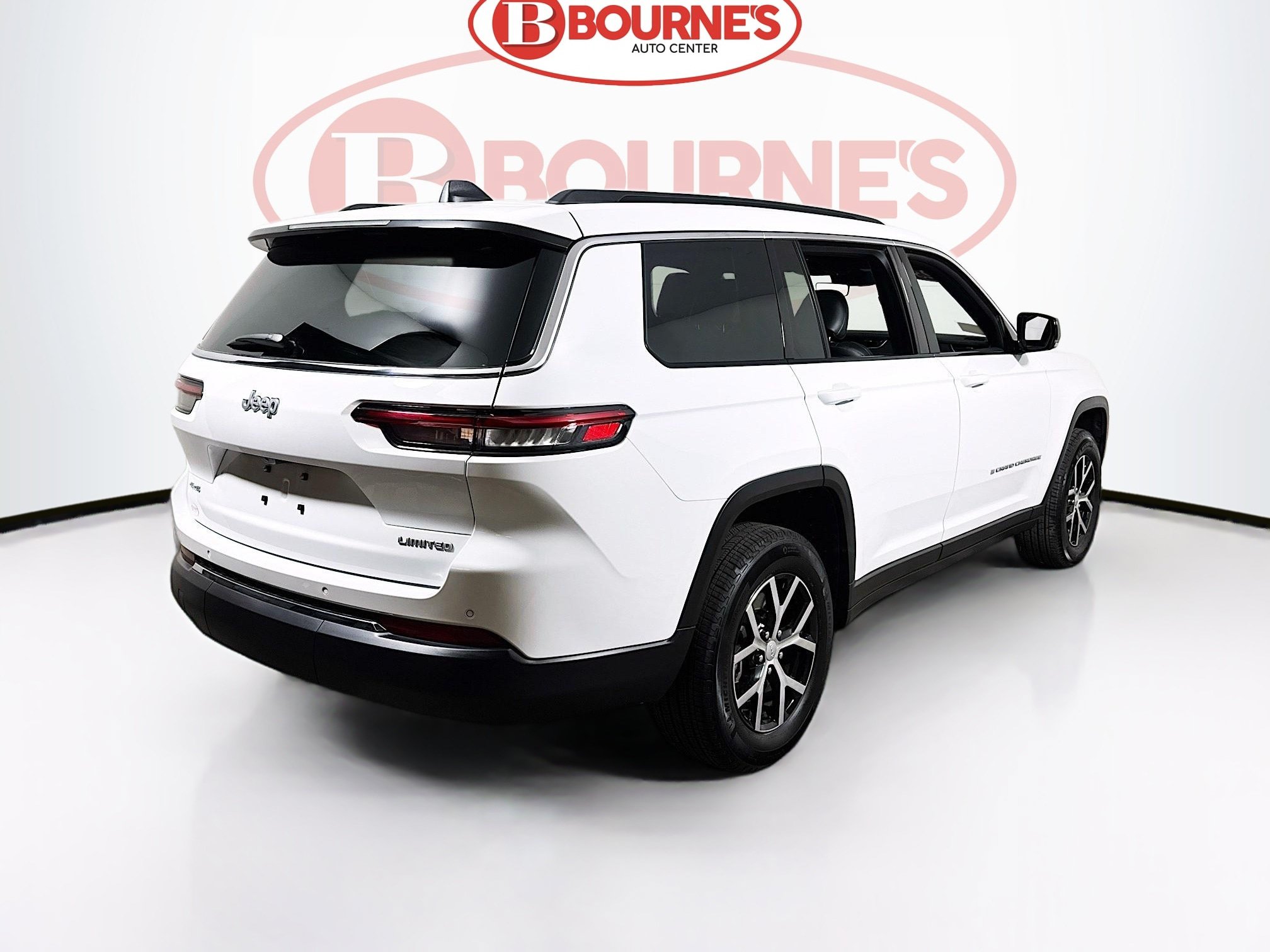 Used 2025 Jeep Grand Cherokee L Limited AWD/4WD image 11