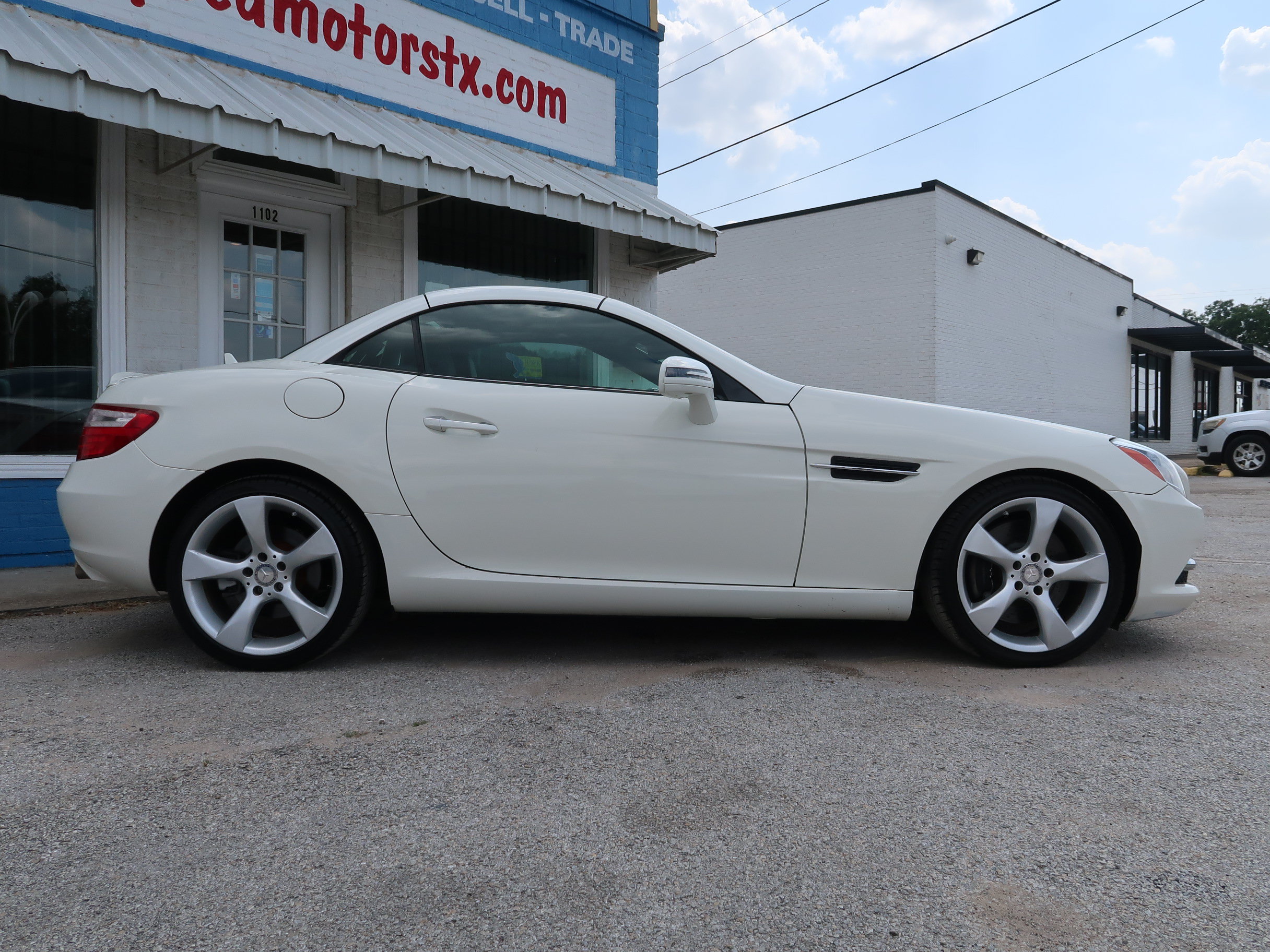 Used 2012 Mercedes-Benz SLK 350 image 4