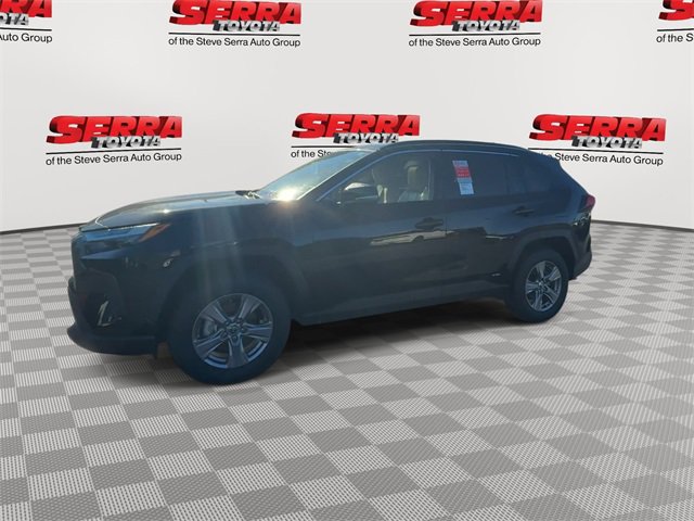 Used 2025 Toyota RAV4 XLE w/ Convenience Package image 5