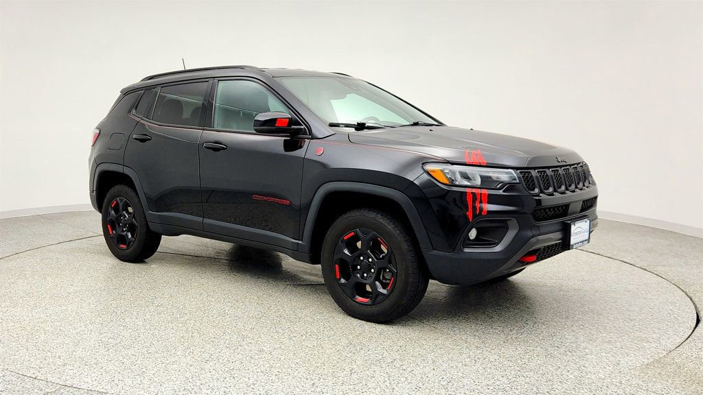 Used 2023 Jeep Compass Trailhawk image 3