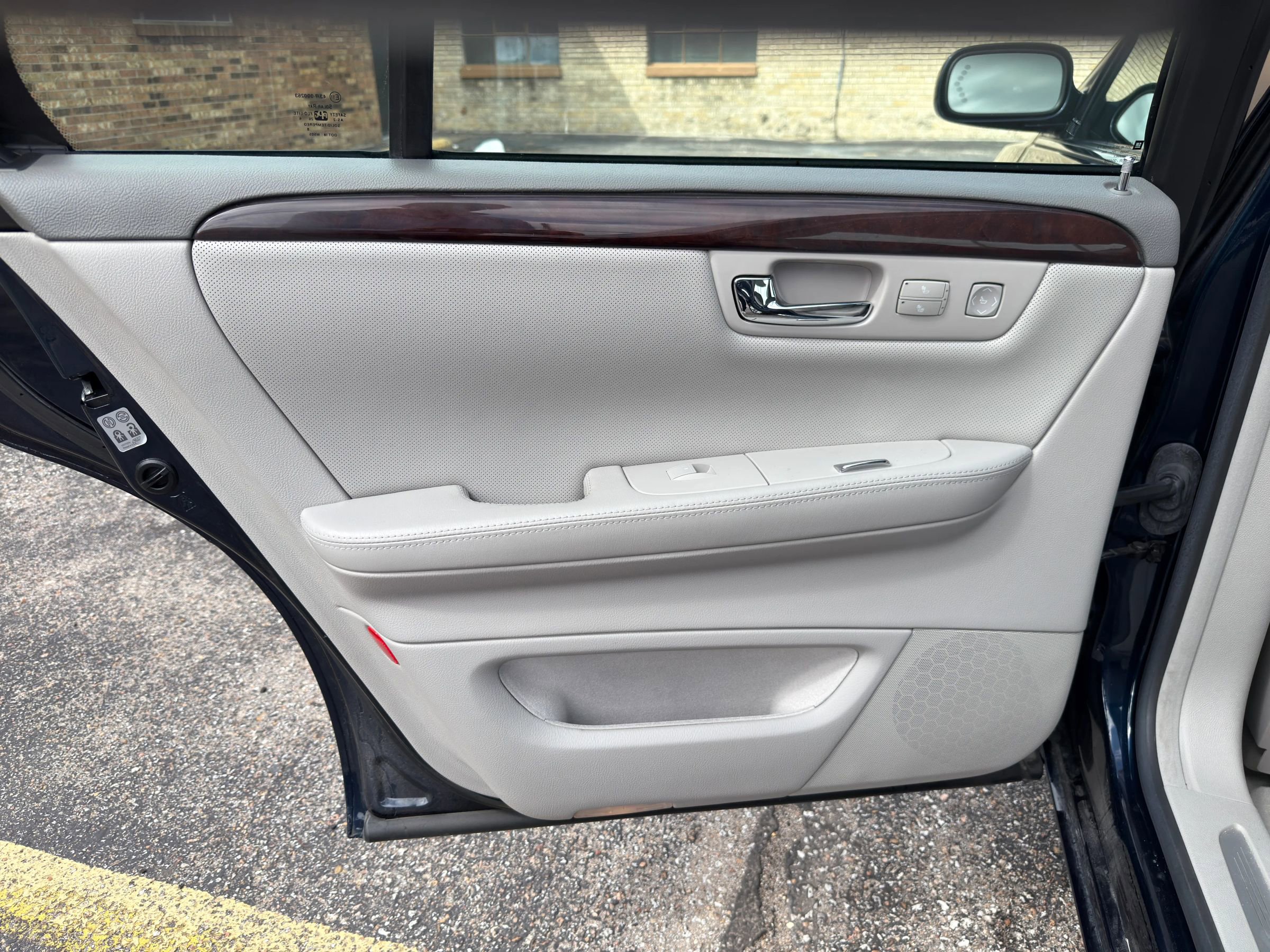 Used 2007 Cadillac DTS Performance image 33