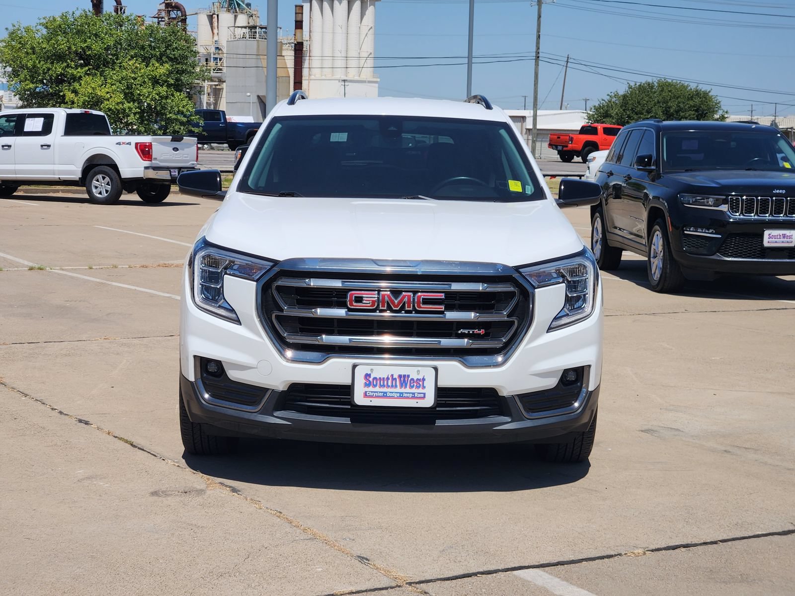 Used 2023 GMC Terrain AT4 AWD/4WD image 6