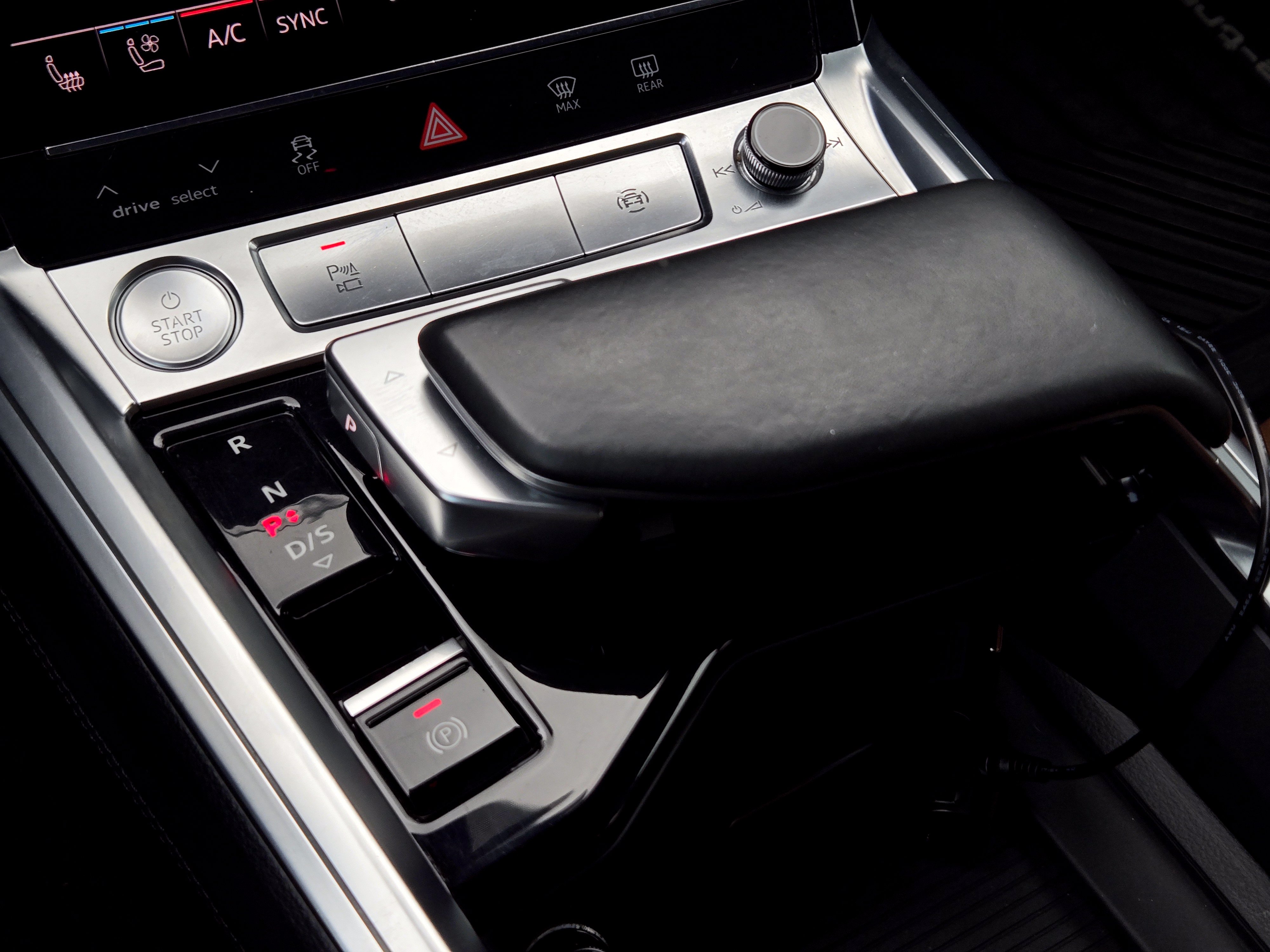 Used 2019 Audi e-tron Prestige w/ Prestige Package AWD/4WD image 27