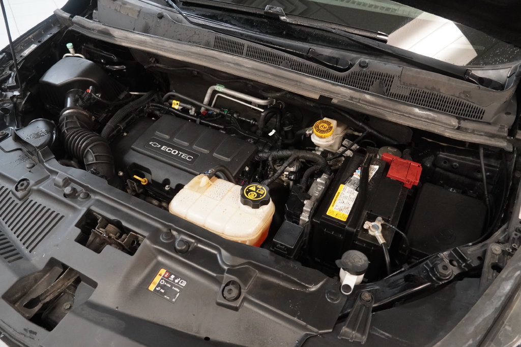 Used 2019 Chevrolet Trax LT w/ LT Convenience Package FWD image 16