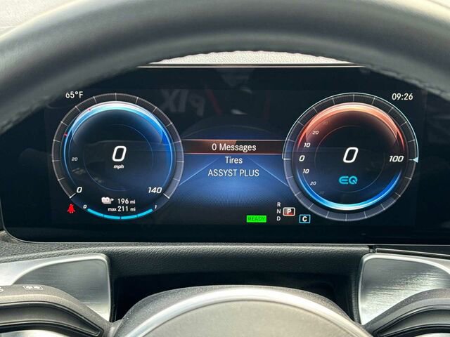 Used 2022 Mercedes-Benz EQB 300 4MATIC w/ Exclusive Package image 31
