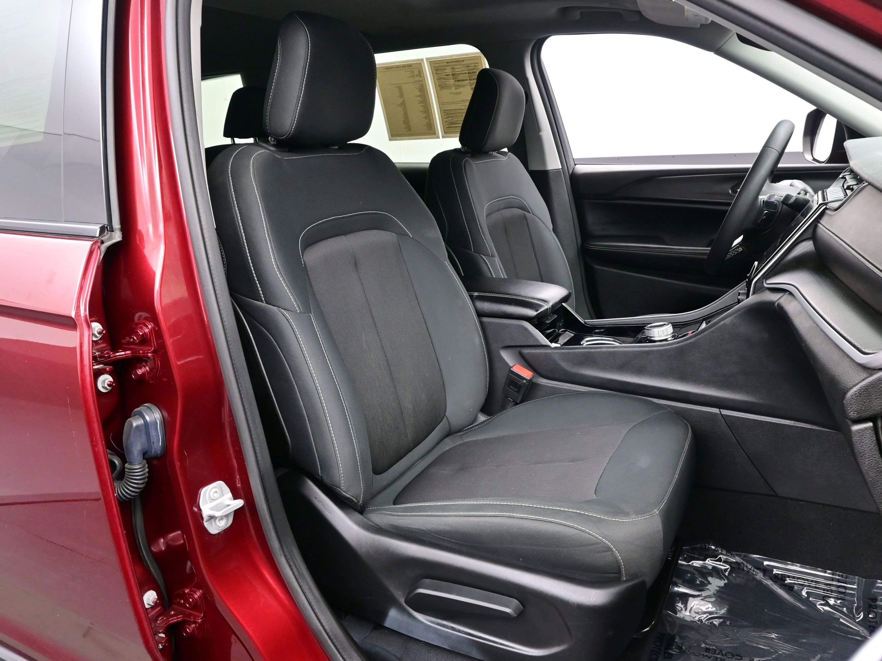 Used 2023 Jeep Grand Cherokee L Laredo image 15