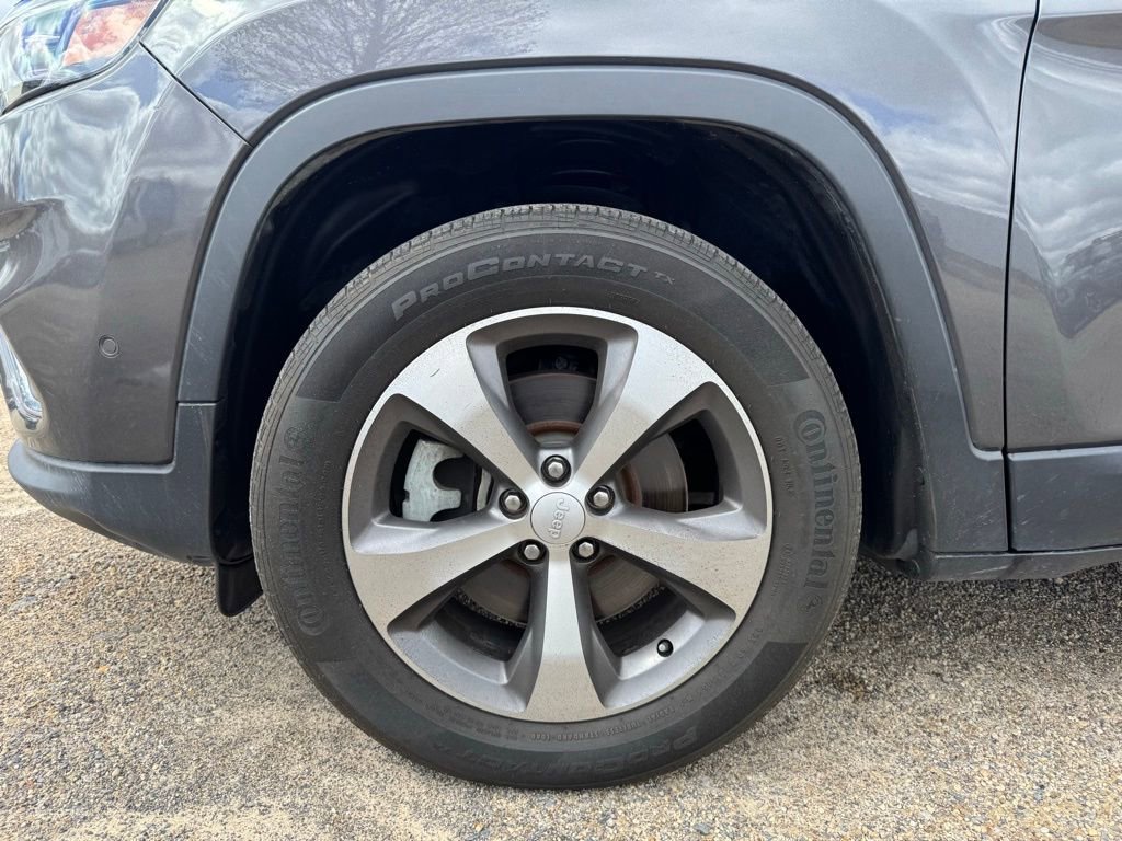 Used 2021 Jeep Cherokee Limited image 11