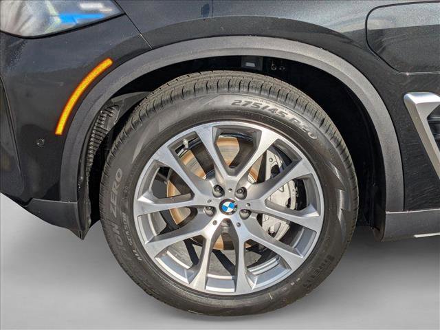 New 2026 BMW X5 xDrive50e w/ Premium Package image 9