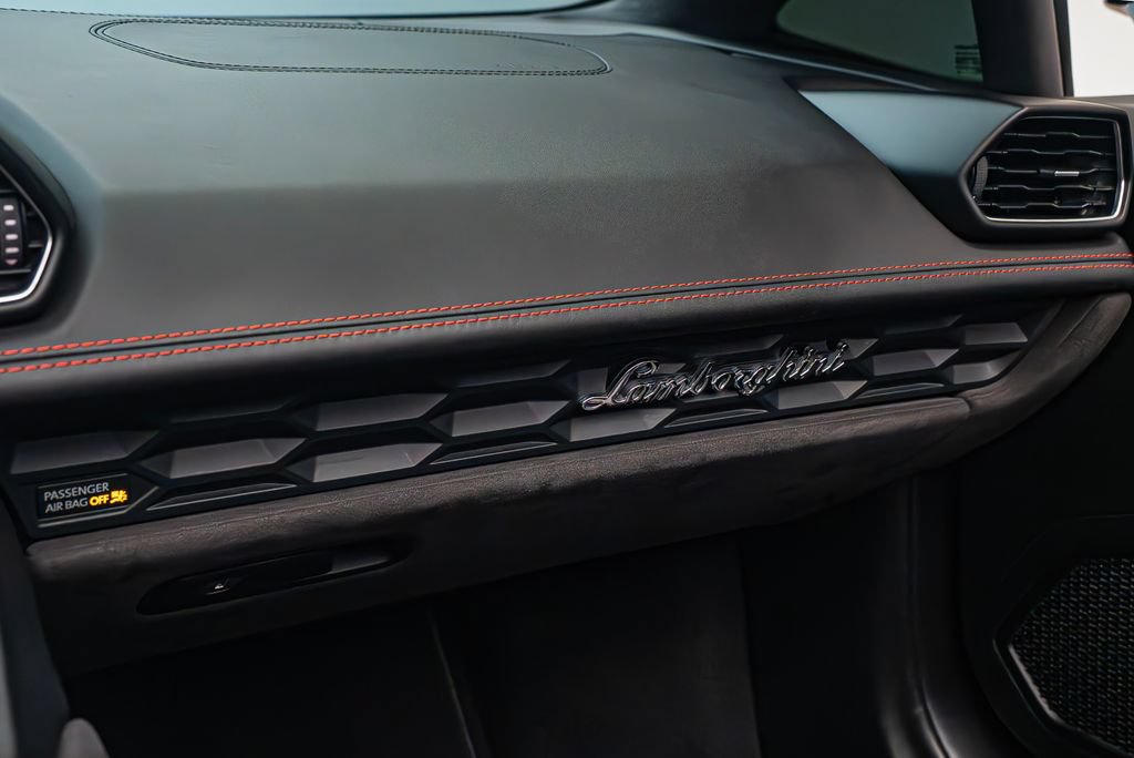 Used 2016 Lamborghini Huracan LP 610-4 AWD/4WD image 32
