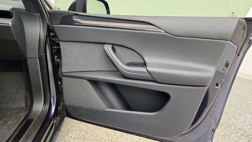 Used 2023 Tesla Model X image 31