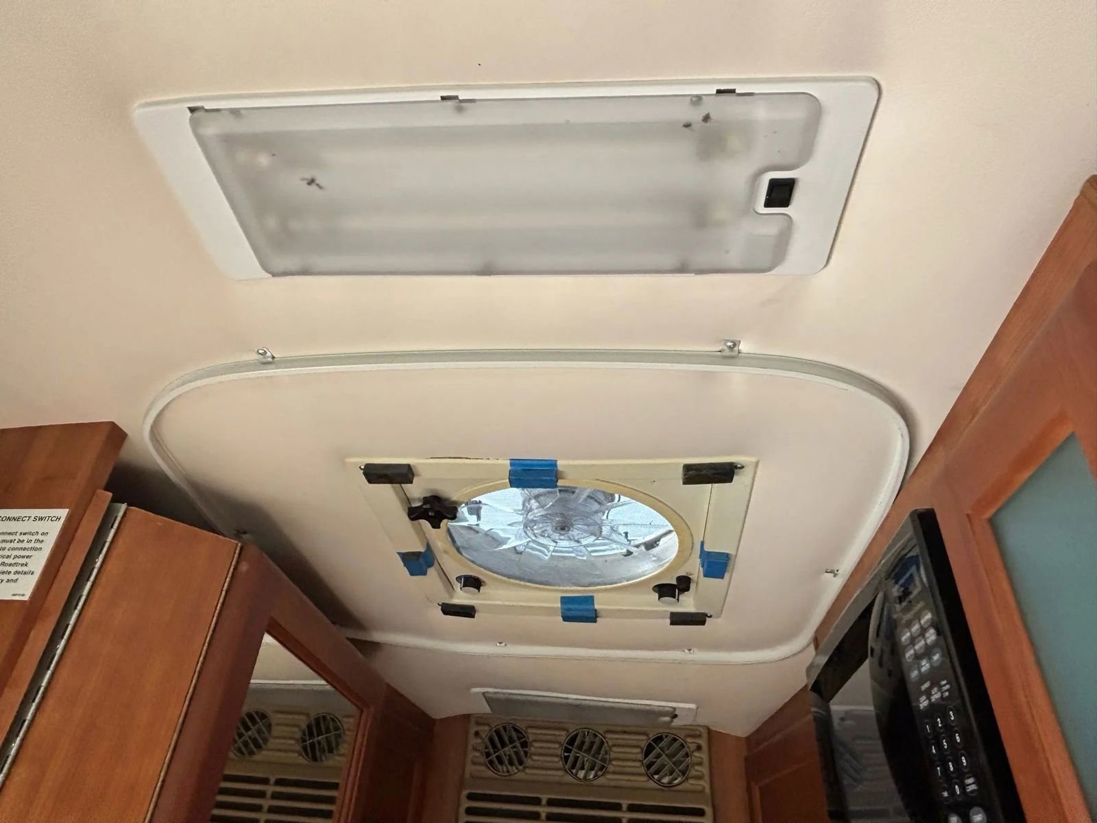 Used 2012 Chevrolet Express 2500 w/ Power Package image 33